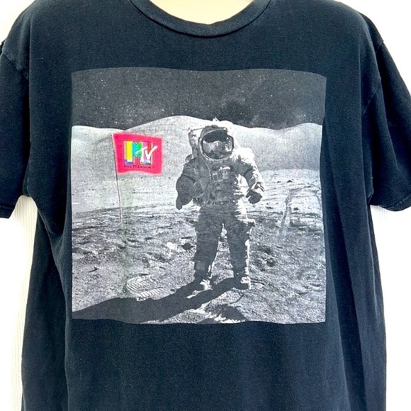 MTV - Astronaut MTV Flag In Space Graphic Short Sleeve T Shirt Size Large - Picture 3 of 9